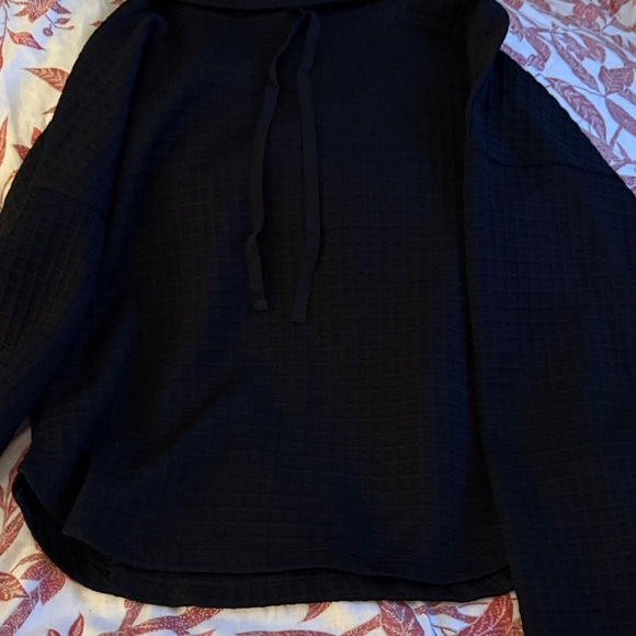 Max Studio Black Textured Pullover - Picture 4 of 4